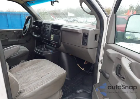 2006 Chevrolet Express Work Van from USA, damaged, VIN 1GCGG25V161125652